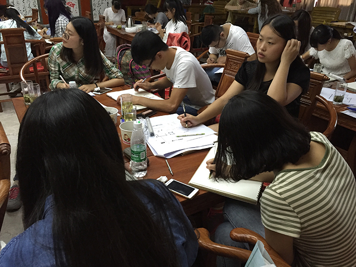 绵阳越王楼教学场景上课情况照片(建筑景观大学生手绘培训)